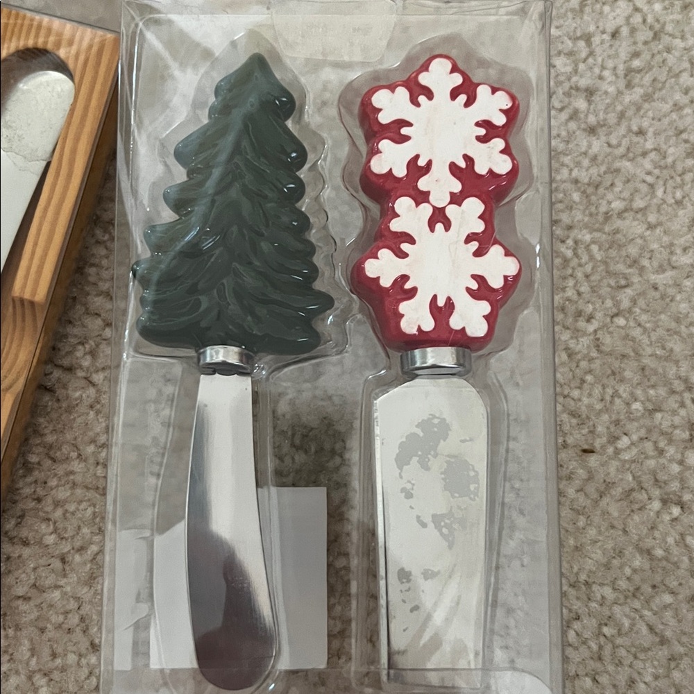 Bundle of Spreaders NIB
Martha Stewart 
Celebrate it - Picture 4 of 5